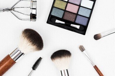 科学家在90%的化妆品上发现有害细菌